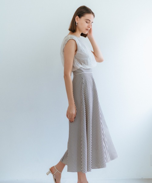 YECCA VECCA（イェッカヴェッカ）の「ストライプ柄チュールレイヤードワンピース（ワンピース・レディース・アイボリー/ブルー・S/M）」の2枚目の写真