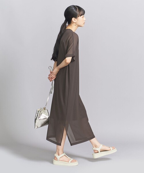 BEAUTY&YOUTH UNITED ARROWS（ビューティーアンドユースユナイテッドアローズ）の「シフォンレイヤード ドルマンスリーブ ワンピース（ワンピース・レディース・ダークブラウン/グレー/ブラック・FREE）」の7枚目の写真