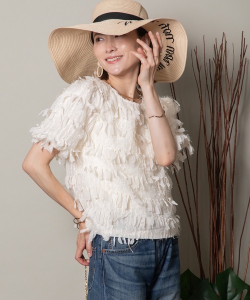 MHBG TOKYO(エムエイチビージートーキョー)の「フリンジジャガード ショートブラウス(シャツ/ブラウス・レディース・ベージュ/ブラック・FREE)」の2枚目の写真