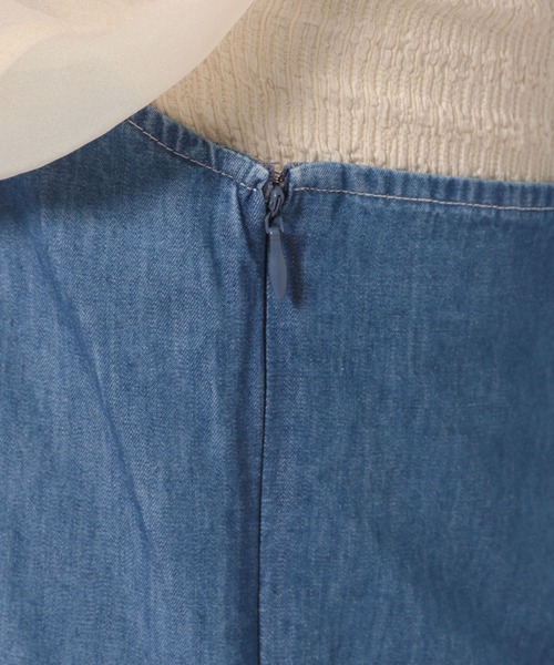 mysty woman(ミスティウーマン)の「ナローデニムキャミワンピース 128560(ワンピース・レディース・ブルー/ブラック・FREE)」の3枚目の写真