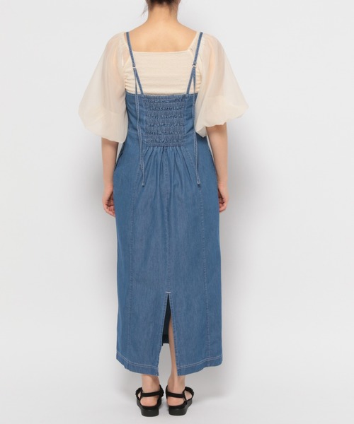mysty woman(ミスティウーマン)の「ナローデニムキャミワンピース 128560(ワンピース・レディース・ブルー/ブラック・FREE)」の10枚目の写真