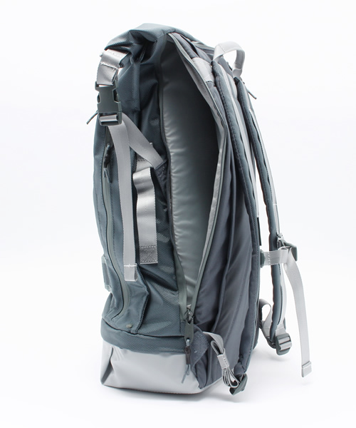 【新品未使用】グラビス　GRAVIS METRO 2 XL 53L リュック gravis（グラビス） リュック メトロ 2 XL バックパック ブラック