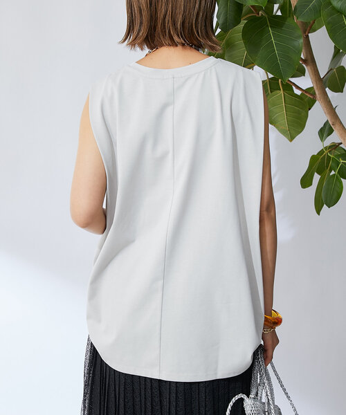 un dix cors(アンディコール)の「《着回し・ヒップカバー◎》フロッキーノースリカットソー(Tシャツ/カットソー・レディース・ブラック/グレイッシュベージュ・FREE)」の3枚目の写真