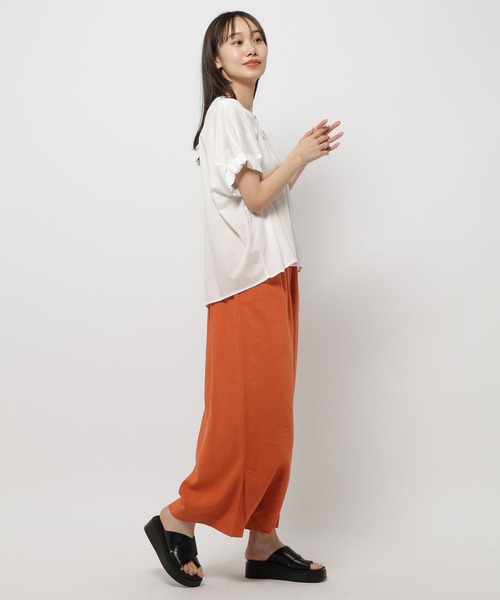 niko and...（ニコアンド）の「袖フリルひんやり羽織りプルオーバー（Tシャツ/カットソー・レディース・ブラック/ネイビー/オフホワイト・MEDIUM/LARGE）」の6枚目の写真