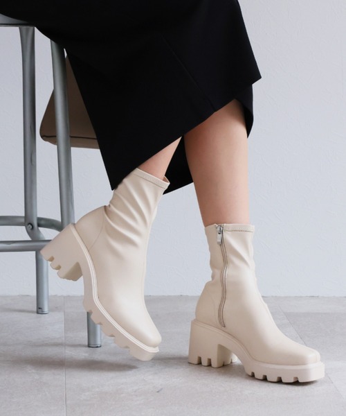 VIVIAN（ヴィヴィアン）の「スクエアトゥ厚底ストレッチショートブーツ（ブーツ・レディース・ブラック系その他2/ブラウン系その他5/ナチュラル/ブラック系その他3・SS/S/M/L/LL/XL）」の17枚目の写真