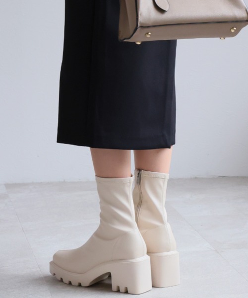 VIVIAN（ヴィヴィアン）の「スクエアトゥ厚底ストレッチショートブーツ（ブーツ・レディース・ブラック系その他2/ブラウン系その他5/ナチュラル/ブラック系その他3・SS/S/M/L/LL/XL）」の18枚目の写真