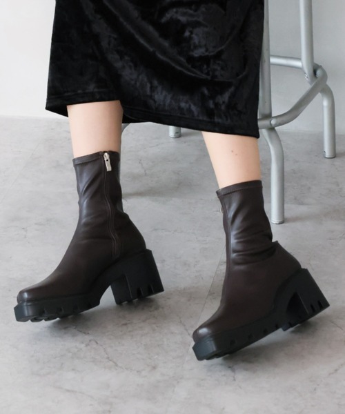 VIVIAN（ヴィヴィアン）の「スクエアトゥ厚底ストレッチショートブーツ（ブーツ・レディース・ブラック系その他2/ブラウン系その他5/ナチュラル/ブラック系その他3・SS/S/M/L/LL/XL）」の6枚目の写真