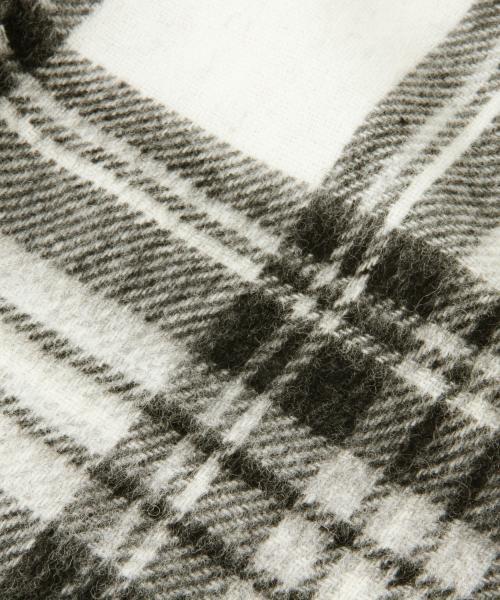 BEAMS BOY(ビームスボーイ)の「HIGHLAND TWEEDS / タータン スカーフ 15(マフラー・レディース・ホワイト/グレー/レッド/オレンジ/サックスブルー/ネイビー・ONE SIZE)」の22枚目の写真