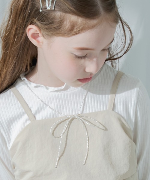 PAIRMANON COEUR（ペアマノンクール）の「【PAIRMANON COEUR】ビーズ リボンモチーフネックレス（ネックレス・キッズ・ブラック/グレー・FREE）」の2枚目の写真