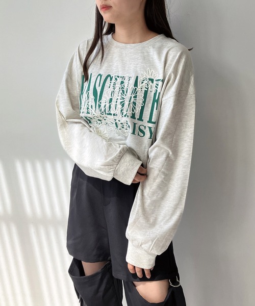 AS KNOW AS plus（アズノゥアズプラス）の「◇フラワー刺繍重ねロゴロンT（Tシャツ/カットソー・レディース・キナリ/スミクロ/オートミール/ブラウン/ブルー/アイボリー系/ベージュ系/グリーン系/ブラック系・FREE）」の5枚目の写真