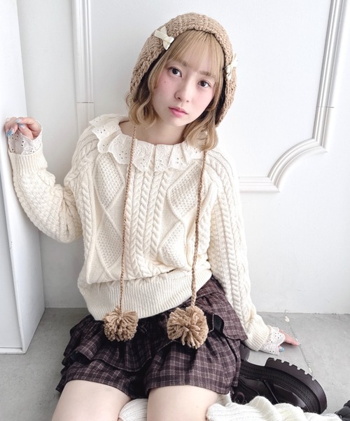 Loueme（ルエム）の「【5色展開】ポンポンリボンニットイヤーマフ（イヤーマフ・レディース・ブラック/アイボリー/レッド/ブラウン/グレー・FREE）」の5枚目の写真