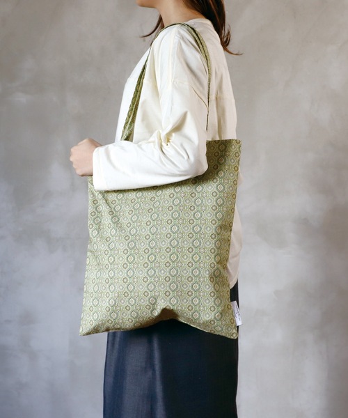 contra bo nepre(コントラ ボ ネプレ )の「【contra bo nepre/コントラ ボ ネプレ】トートバッグ USINE pattern tote bag MAMU(トートバッグ・レディース・グレー・FREE)」の1枚目の写真