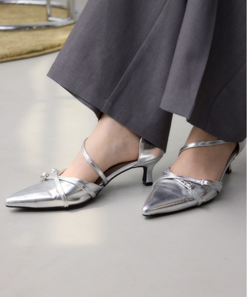 AZUL by moussy（アズールバイマウジー）の「ダブルクロスポインテッドパンプス（パンプス・レディース・ブラック/レッド/シルバー・SMALL/MEDIUM/LARGE）」の3枚目の写真