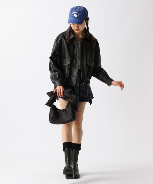 FOREVER 21(フォーエバー トゥエンティーワン)の「【2025SS】ヴィンテージライクフェイクレザーブルゾン(ブルゾン・レディース・ブラウン/ブラック・FREE)」の13枚目の写真