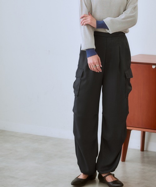nissen（ニッセン）の「サテンパラシュートパンツ（カーゴパンツ・レディース・カーキ/ブラック/ベージュ・S/3L/L/M/LL）」の6枚目の写真