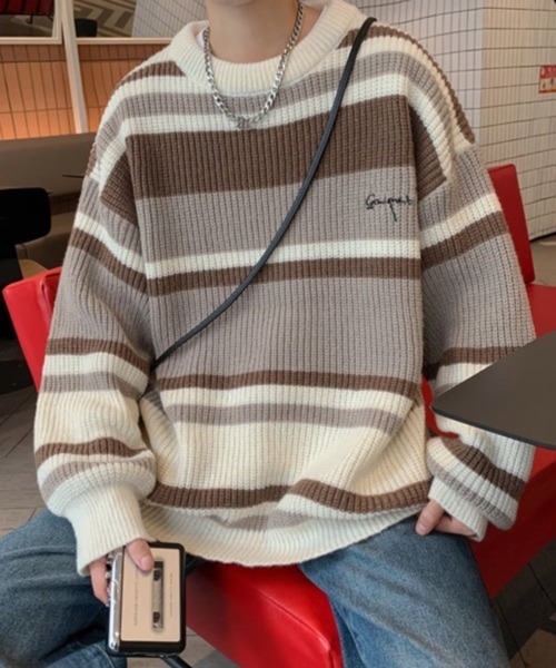 NOWLE(ノウル)の「【NOWLE】ワンポイント 刺繍 パステルボーダー プルオーバー ニット(Tシャツ/カットソー・メンズ・ベージュ/ブラック・LARGE/X-LARGE/MEDIUM)」の1枚目の写真