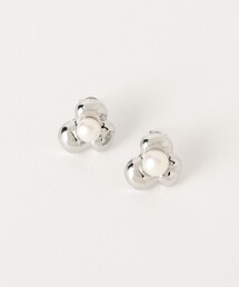 フラワー ピアス