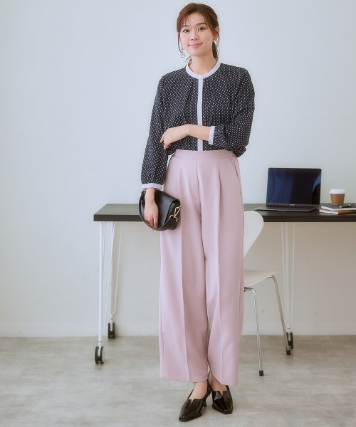 7days Life Styling(セブンデイズライフスタイリング)の「【UVカット/速乾】ストレッチパウダーサテン配色幾何柄バンドカラー長袖ブラウス(シャツ/ブラウス・レディース・オフホワイト/ブラック系・LL/3L/S/M/L)」の13枚目の写真