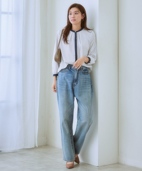 7days Life Styling(セブンデイズライフスタイリング)の「【UVカット/速乾】ストレッチパウダーサテン配色幾何柄バンドカラー長袖ブラウス(シャツ/ブラウス・レディース・オフホワイト/ブラック系・LL/3L/S/M/L)」の4枚目の写真