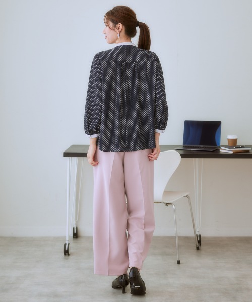 7days Life Styling(セブンデイズライフスタイリング)の「【UVカット/速乾】ストレッチパウダーサテン配色幾何柄バンドカラー長袖ブラウス(シャツ/ブラウス・レディース・オフホワイト/ブラック系・LL/3L/S/M/L)」の7枚目の写真