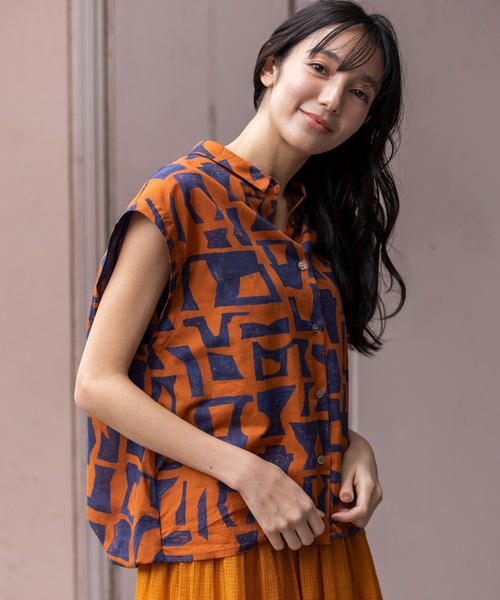 Munich(ミューニック)の「【DEVEAUX】コットンプリントバルーンシャツ(シャツ/ブラウス・レディース・ブラック/ブラウン/ブルー・FREE)」の1枚目の写真