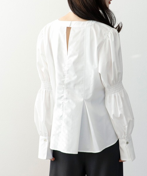 Three Four Time(スリーフォータイム)の「ギャザースリーブブラウス(シャツ/ブラウス・レディース・オフホワイト/ピンク・FREE)」の5枚目の写真