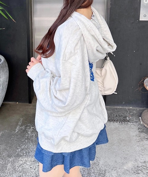 INGNI(イング)の「Backハートロゴパーカー(パーカー・レディース・ブラック/ベージュ系その他3/ベージュ系その他5・M)」の6枚目の写真