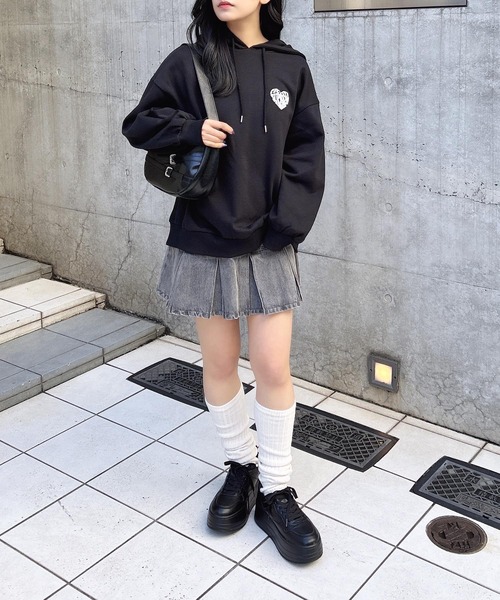 INGNI(イング)の「Backハートロゴパーカー(パーカー・レディース・ブラック/ベージュ系その他3/ベージュ系その他5・M)」の9枚目の写真