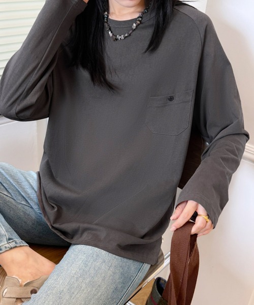 aimoha(アイモハ)の「ポケットデザインロングスリーブTシャツ(Tシャツ/カットソー・レディース・ブラック/バーガンディー/ホワイト/ネイビー/ダークグレー・FREE)」の1枚目の写真