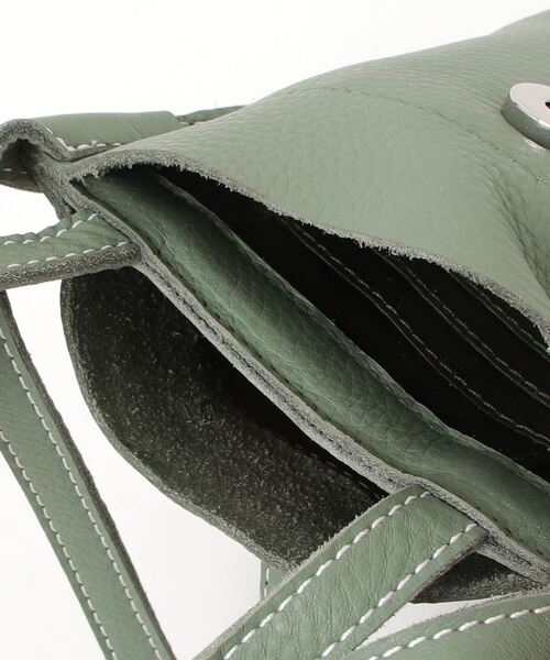 Beau're(ヴュレ)の「【BEAURE/ビュレ】カウレザー ベルト デザイン ワンマイル BAG(ショルダーバッグ・レディース・グレー/ブラック/オリーブ/イエロー・FREE)」の11枚目の写真