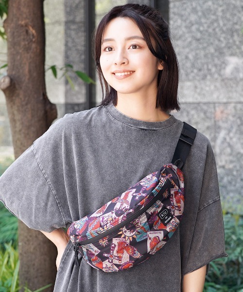 チチカカ（チチカカ）の「KiU コラボ ボディバッグ（ボディバッグ/ウエストポーチ・レディース・その他2/その他1・FREE）」の4枚目の写真