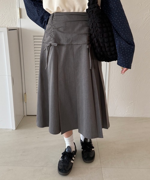kutir(クティール)の「ドロストプリーツミディスカート(スカート・レディース・ネイビー/ベージュ/ブラック/チャコールグレー/その他/グリーン/レッド/グレー・LARGE/MEDIUM)」の5枚目の写真