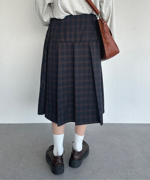 kutir(クティール)の「ドロストプリーツミディスカート(スカート・レディース・ネイビー/ベージュ/ブラック/チャコールグレー/その他/グリーン/レッド/グレー・LARGE/MEDIUM)」の20枚目の写真