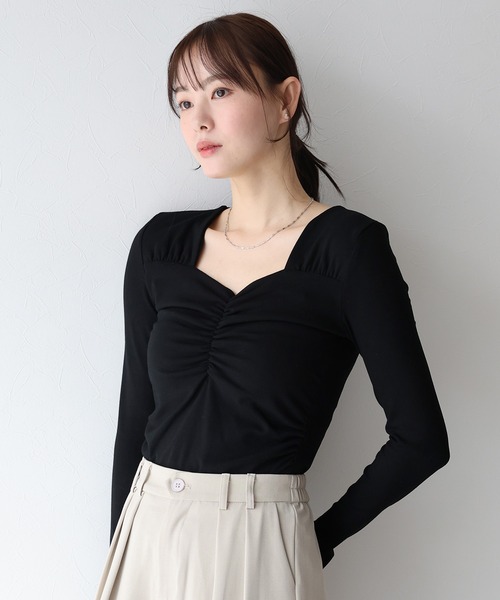 BLUEEAST(ブルーイースト)の「ハートネックギャザーカットソー(Tシャツ/カットソー・レディース・ブラック/ピンク/ホワイト・MEDIUM)」の3枚目の写真