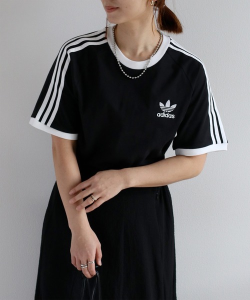 adidas（アディダス）の「【adidas】アディカラークラシック スリーストライプスTシャツ（Tシャツ/カットソー・レディース・ホワイト/ブラック・M）」の2枚目の写真