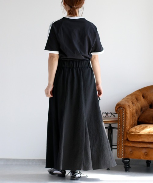 adidas（アディダス）の「【adidas】アディカラークラシック スリーストライプスTシャツ（Tシャツ/カットソー・レディース・ホワイト/ブラック・M）」の21枚目の写真