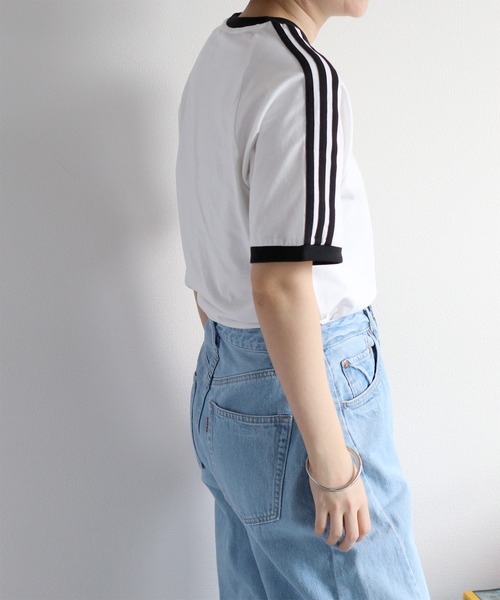 adidas（アディダス）の「【adidas】アディカラークラシック スリーストライプスTシャツ（Tシャツ/カットソー・レディース・ホワイト/ブラック・M）」の4枚目の写真