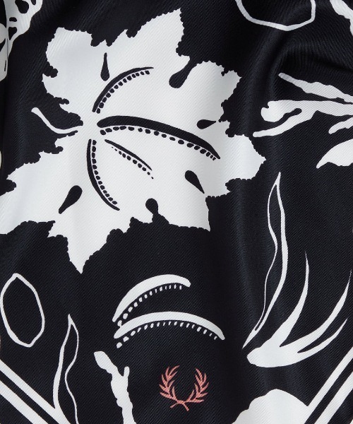 Fred Perry フレッドペリー Amy Winehouse ロゴ スカーフ セール】Amy Winehouse Scarf／エイミー・ワインハウス スカーフ