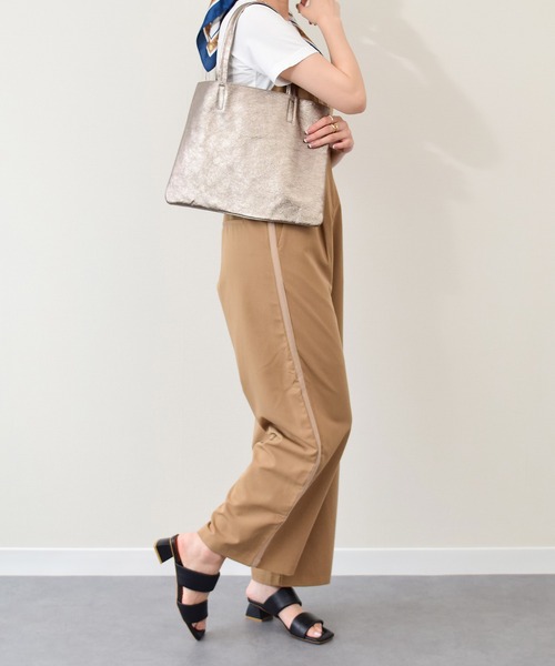 ANGEL ALARCON(アンヘルアラルコン)の「【ANGEL ALARCON】スクエアトウパフストラップサンダル(D52307)(サンダル・レディース・シルバー/ホワイト/ブラック・39/38/37/36/35)」の9枚目の写真
