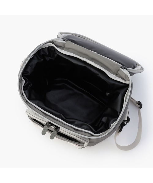 BRIEFING(ブリーフィング)の「COOLER BAG (Mサイズ) CS(ショルダーバッグ・メンズ・ブラック/ネイビー/ライトグレー・FREE)」の10枚目の写真