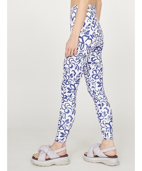 emmi（エミ）の「プルメリアアートレギンス（レギンス/スパッツ・レディース・ネイビー/ホワイト/ライトブルー・0/1）」の20枚目の写真