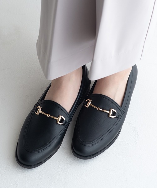 JELLY BEANS（ジェリービーンズ）の「【晴雨兼用】【防水・撥水】【生活防水】【滑りにくい】【雨の日】【通勤靴】【レイン対応】ビットレインローファー(404-59084)JELLY BEANS(ジェリービーンズ)（レインシューズ・レディース・ベージュ系/ブラック/アイボリー/ブラック系その他・22.5/24.5/24/23.5/23）」の3枚目の写真