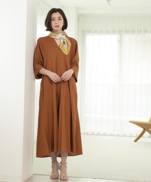 【美品】Moredde 上品キーネックのワンピース Moredde マタニティ・産後使える 授乳が簡単 上品キーネックの