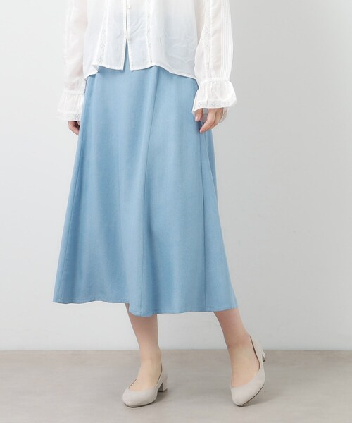 LAURA ASHLEY(ローラアシュレイ)の「【脇ファスナーあり/ウエストゴム】セルロース デニムスカート(スカート・レディース・ネイビー/ライトブルー・38/40)」の3枚目の写真