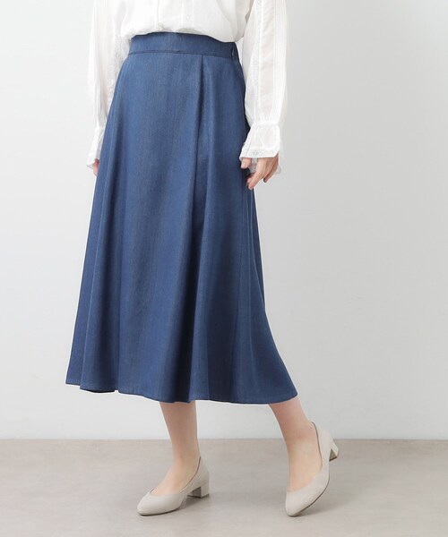 LAURA ASHLEY(ローラアシュレイ)の「【脇ファスナーあり/ウエストゴム】セルロース デニムスカート(スカート・レディース・ネイビー/ライトブルー・38/40)」の8枚目の写真