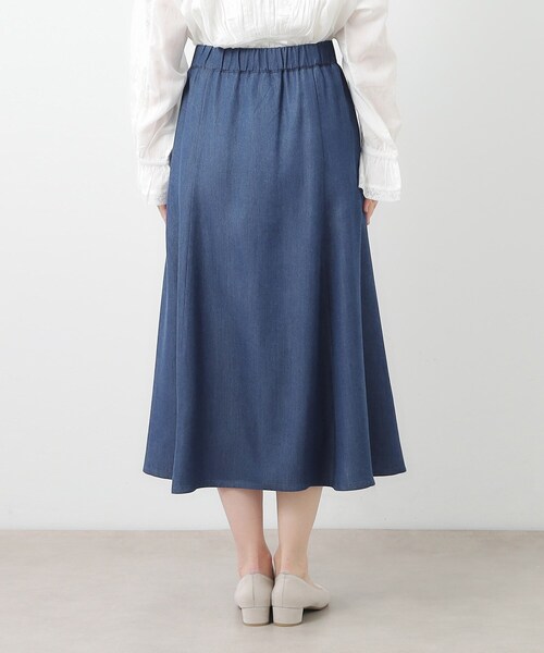 LAURA ASHLEY(ローラアシュレイ)の「【脇ファスナーあり/ウエストゴム】セルロース デニムスカート(スカート・レディース・ネイビー/ライトブルー・38/40)」の13枚目の写真