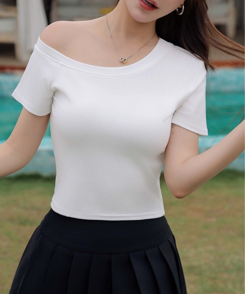 FINEnough(ファインナフ)の「ワンショルダー半袖ラグラントップス(Tシャツ/カットソー・レディース・ブラック/ホワイト×ブラック/グレー/ホワイト/ブラウン・FREE)」の18枚目の写真