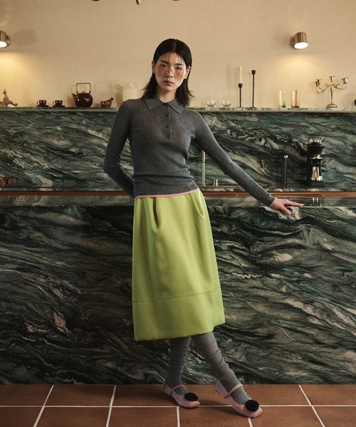 Mardi Mercredi(マルディメクルディ)の「RIBBED KNIT SLIMFIT TOP / リブニット スリム フィット トップ(ニット/セーター・レディース・ライトブルー/ピンク/チャコール/ネイビー・FREE)」の5枚目の写真
