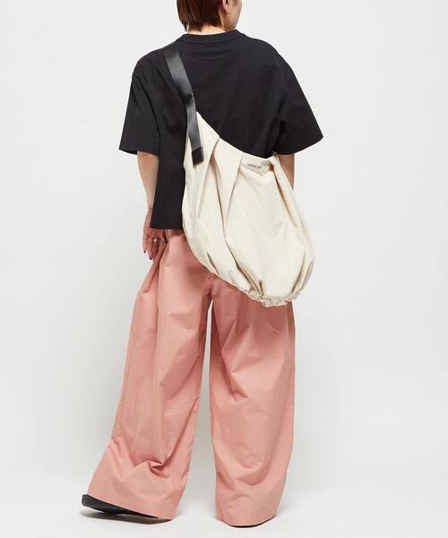 CONVERSE TOKYO(コンバーストウキョウ)の「RIPSTOP GATHERED SHOULDER BAG(ショルダーバッグ・レディース・ブルー/アイボリー/ブラック・FREE)」の21枚目の写真