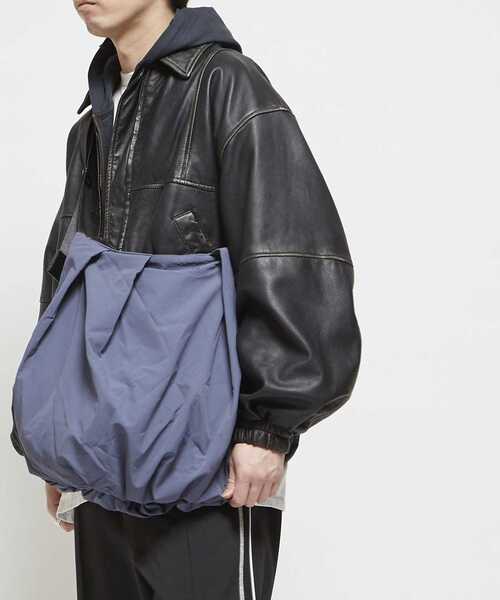 CONVERSE TOKYO(コンバーストウキョウ)の「RIPSTOP GATHERED SHOULDER BAG(ショルダーバッグ・レディース・ブルー/アイボリー/ブラック・FREE)」の6枚目の写真